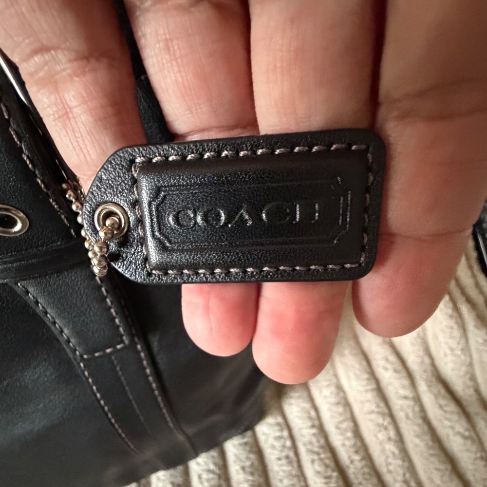 Coach Hampton Vintage Black Leather Tote Bag Buckle Shoulder Bag F11201 - Picture 3 of 14